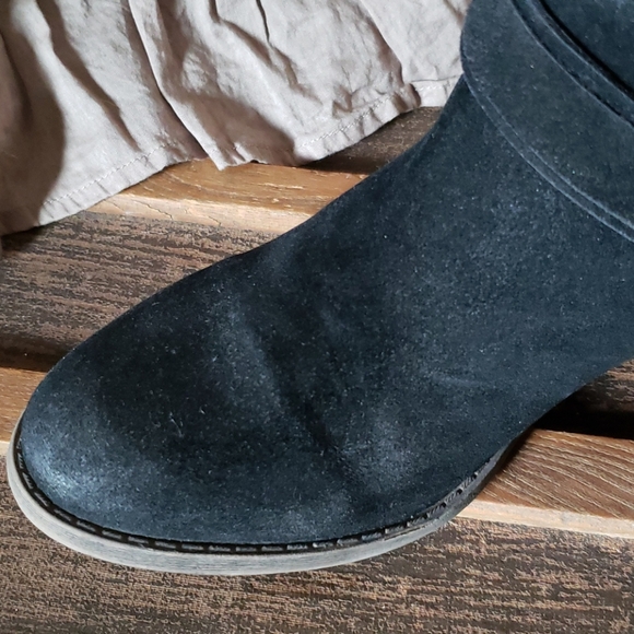 Fergalicious Black Suede Bootie 💥 - Picture 2 of 9